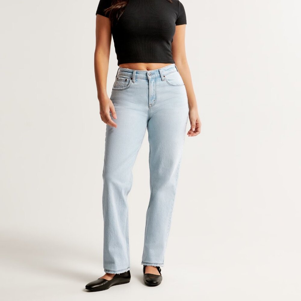 Abercrombie & Fitch Curve Love Mid Rise 90s Straight Jean - 29L Light (NWT!)